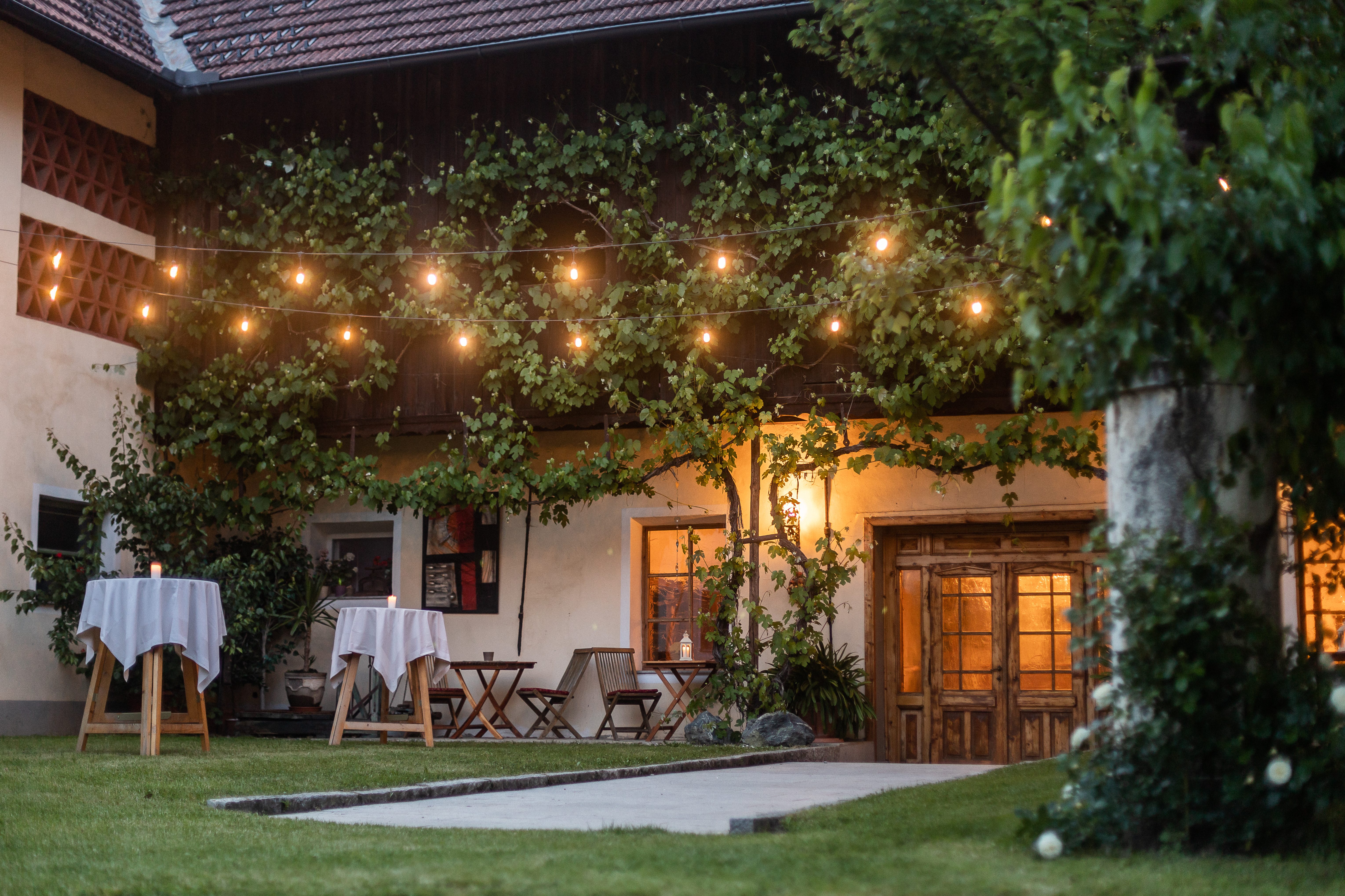 Destination-Wedding - Preisniveau Hochzeitsfeier: €€ - Österreich - Schlossgut Gundersdorf