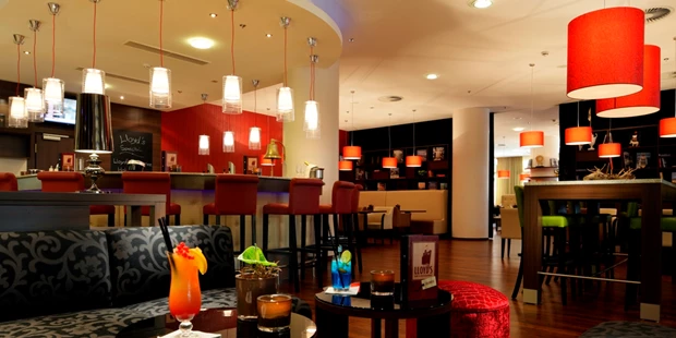 Destination-Wedding - Art der Location: Hotel / Chalet - Bar - Courtyard by Marriott Bremen