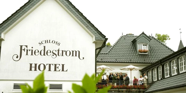 Destination-Wedding - Exklusivität - Deutschland - Hotelansicht  - Hotel „Schloss Friedestrom“