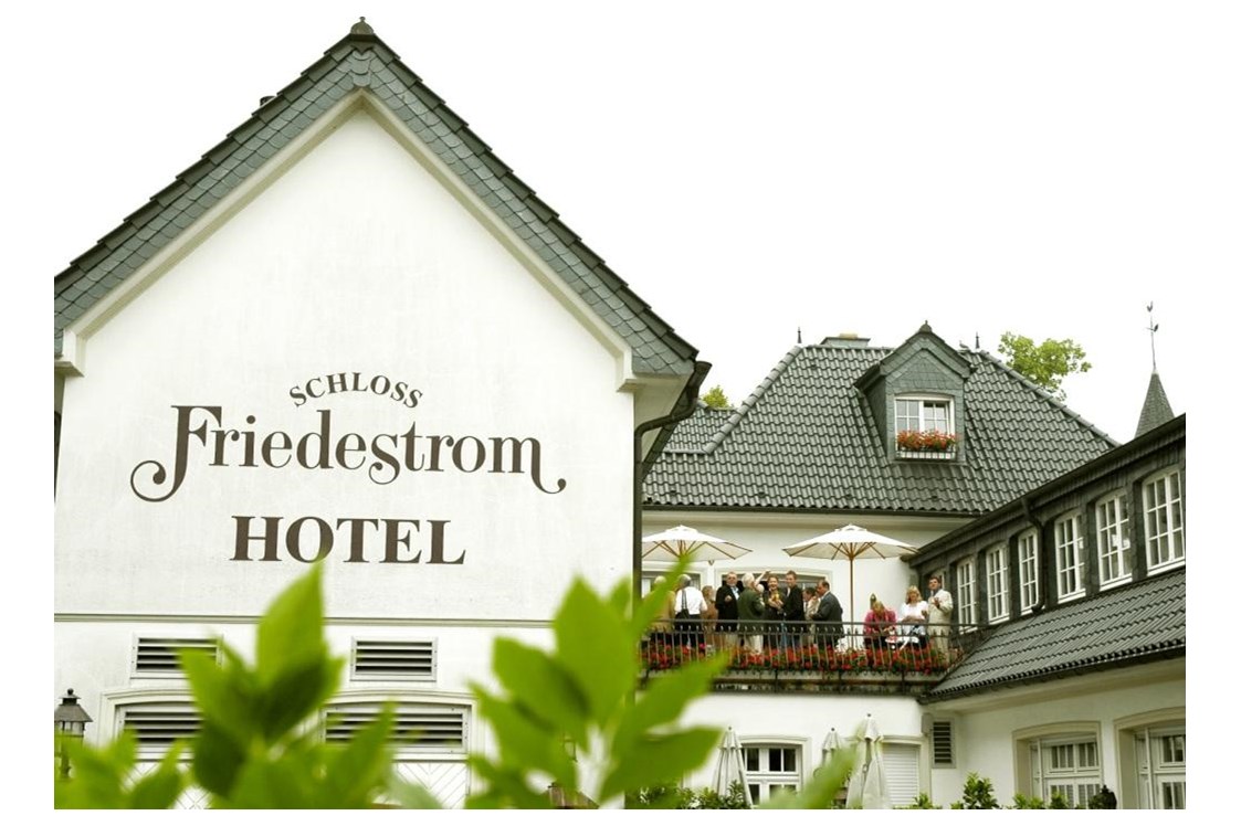 Hochzeitslocation: Hotelansicht  - Hotel „Schloss Friedestrom“