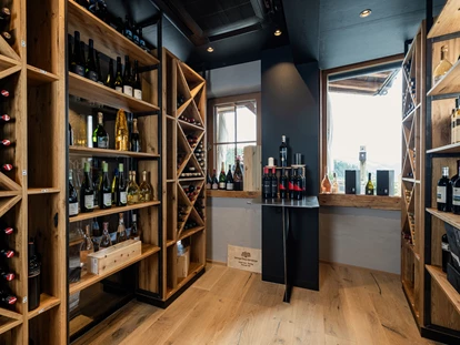 Destination-Wedding - Exklusivität - Wilder Kaiser - Unser Weinraum mit ganz besonderen Schätzen. 
Wir servieren euch an Wein, was immer euer Gaumen begehrt. - jezz AlmResort Ellmau