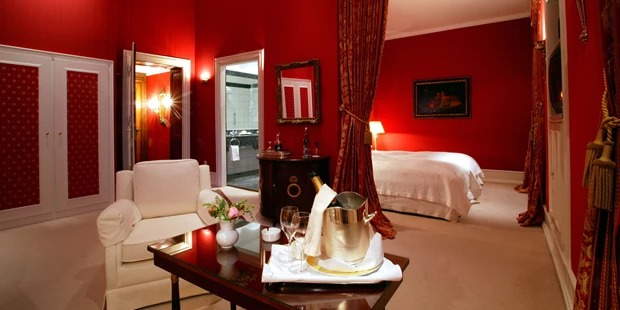 Destination-Wedding - Art der Location: Hotel / Chalet - Hochzeits-Suite - Schlosshotel Hugenpoet