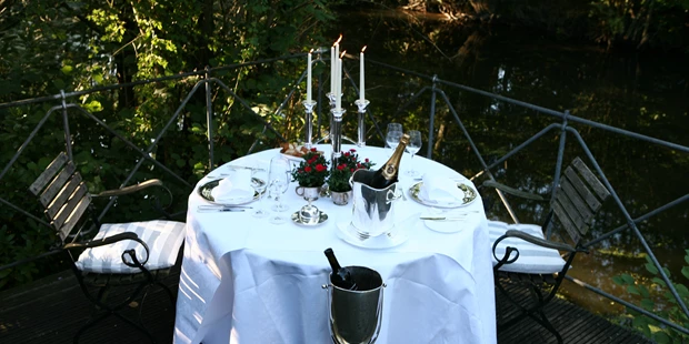 Destination-Wedding - Art der Location: Hotel / Chalet - Terrasse Villa Türmchen - Schlosshotel Hugenpoet