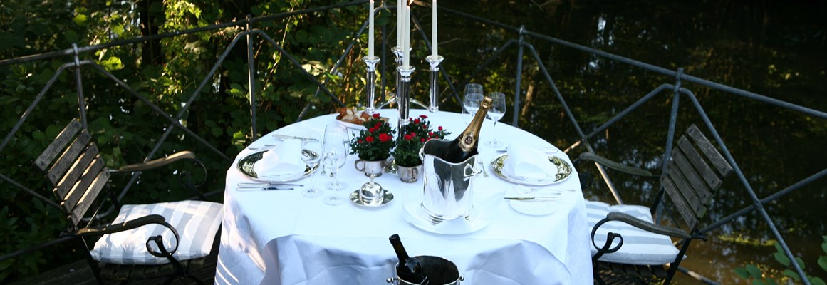 Hochzeitslocation: Terrasse Villa Türmchen - Schlosshotel Hugenpoet