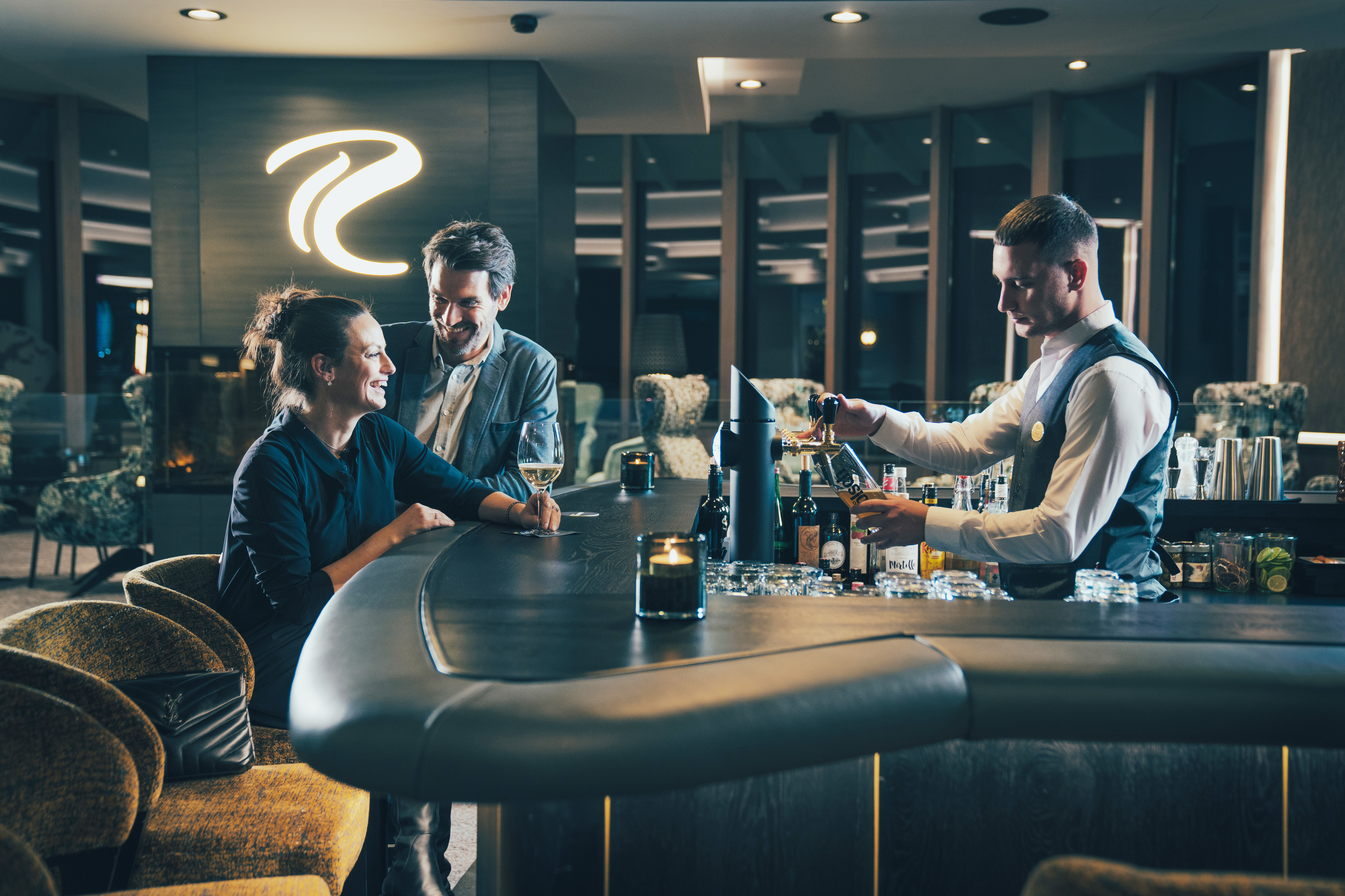 Flitterwochen: Blue Birdie Bar  - SKI | GOLF | WELLNESS Hotel Riml****S