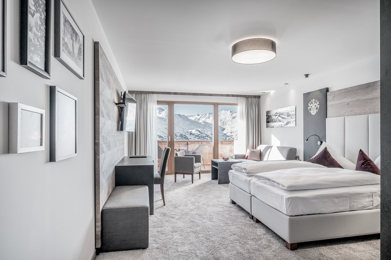 SKI | GOLF | WELLNESS Hotel Riml****S Zimmer / Suiten Doppelzimmer Gletscherblick