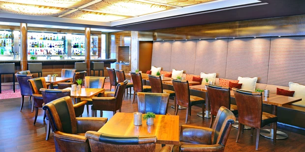 Destination-Wedding - Exklusivität - Deutschland - Hotelbar - Schlosshotel Monrepos