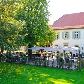 Hochzeitslocation: Terrasse des Restaurants GUTSSCHENKE - Schlosshotel Monrepos