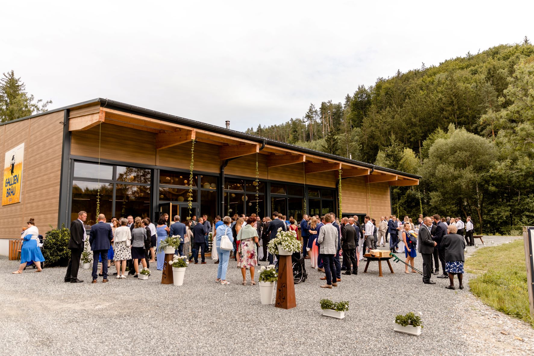 Destination-Wedding - Preisniveau Hochzeitsfeier: €€ - Österreich - Unsere Brauerei von außen - Gallien Bräu
