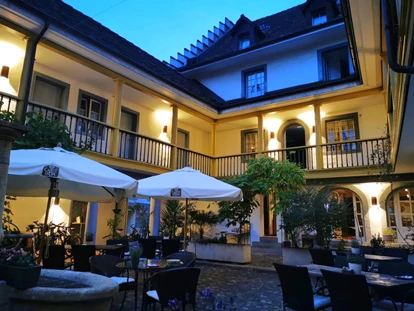 Destination-Wedding - Art der Location: Hotel / Chalet - Gartenrestaurant - Hotel Gasthof Zur Waag