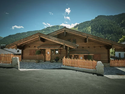 Destination-Wedding - Art der Location: Hotel / Chalet - Chalet Dirndl & Buam