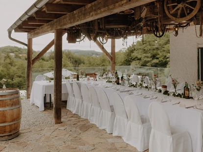 Destination-Wedding - Art der Location: Hotel / Chalet - Vinothek Petzles