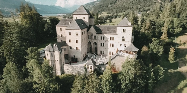 Destination-Wedding - Exklusivität - Salzburg - Schloss Fischhorn von oben - Schloss Fischhorn