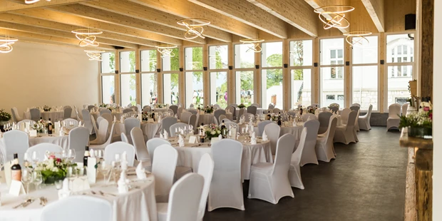 Destination-Wedding - woliday Programm: Standesamtliche Trauung - Österreich - Festsaal - Bankettbestuhlung - Villa Bergzauber