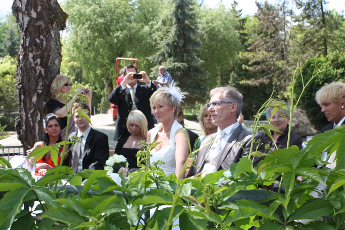 Hochzeitslocation: Freie Trauung im Garten - Hotel und Restaurant Lochmühle