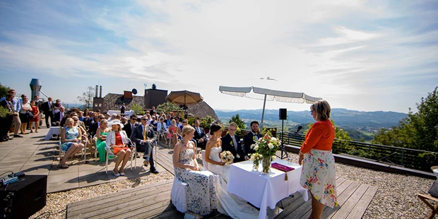 Destination-Wedding - Art der Location: Hotel / Chalet - Standesamt auf der Terrasse mit herrlichem Weitblick. - Weingartenhotel Harkamp