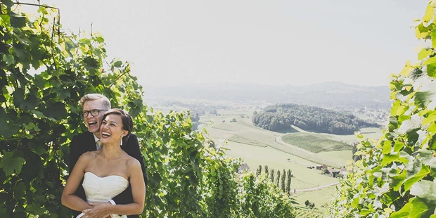 Destination-Wedding - Art der Location: Hotel / Chalet - Dank der erhöhten Lage, hat man einen herrlichen Weitblick über die Weinberge der Südsteiermark. - Weingartenhotel Harkamp