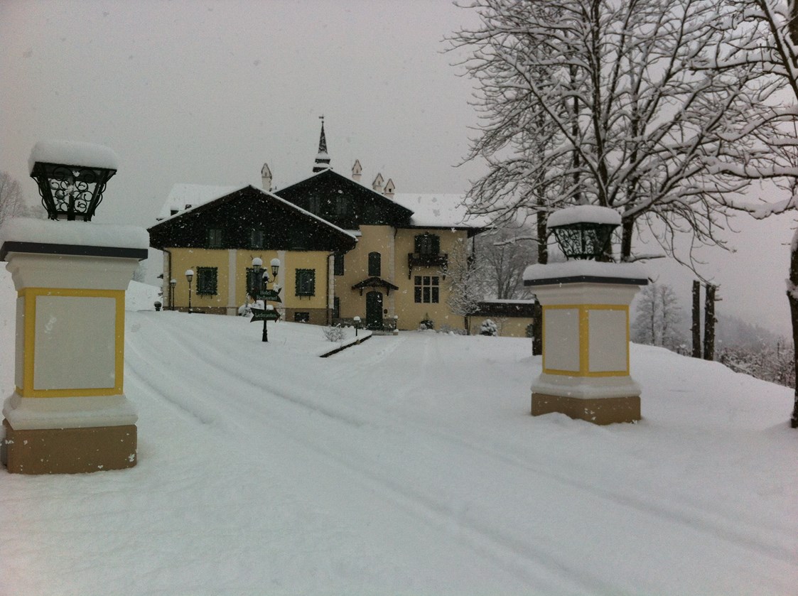 Hochzeitslocation: Hochzeit im Winter - Jagdschloss Villa Falkenhof