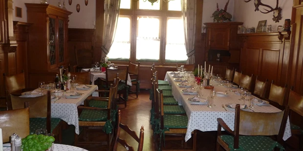 Destination-Wedding - Art der Location: Hotel / Chalet - Jagdzimmer - Jagdschloss Villa Falkenhof