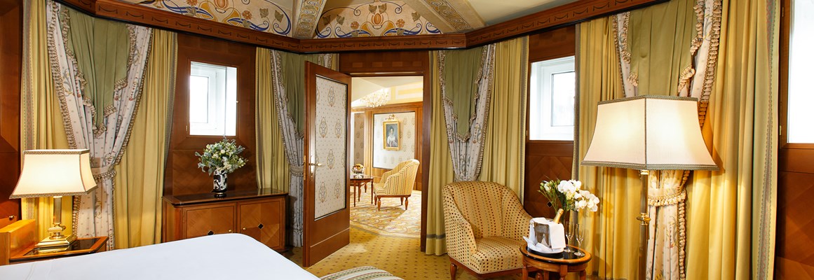 Hochzeitslocation: Penthouse-Suite Schlafzimmer - Eine unsere beliebtesten Honeymoon Suiten - Hotel Bristol Vienna