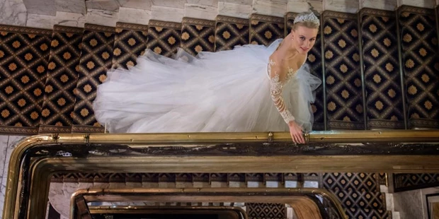 Destination-Wedding - Art der Location: Hotel / Chalet - (c) Maria Tsakiri, Kleid: Niely Hoetsch und Solaine Piccoli - Hotel Bristol Vienna