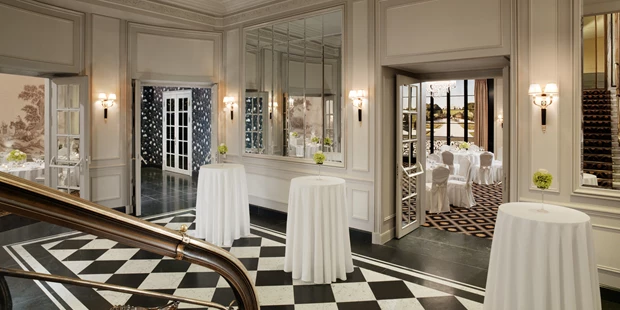 Destination-Wedding - Art der Location: Hotel / Chalet - Das Foyer unseres Banquet Floors ... Perfekt für Ihren Aperitif! - Hotel Bristol Vienna