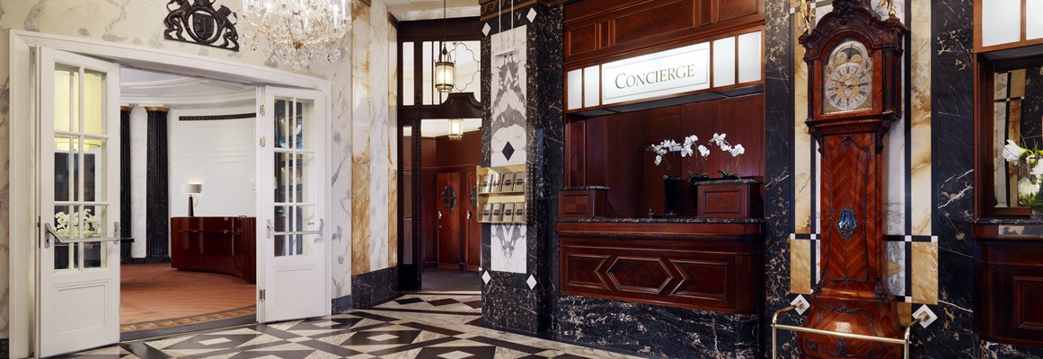 Hochzeitslocation: Auch unsere Concierges stehen Ihnen jederzeit zur Verfügung!  - Hotel Bristol Vienna