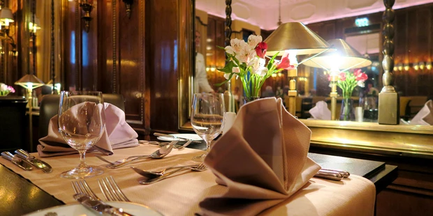 Destination-Wedding - Art der Location: Hotel / Chalet - All-Day-Dining Restaurant "Bristol Lounge"  - Hotel Bristol Vienna