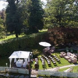 Hochzeitslocation: Freie Trauung im Garten - ****Hotel Schlosswirt zu Anif