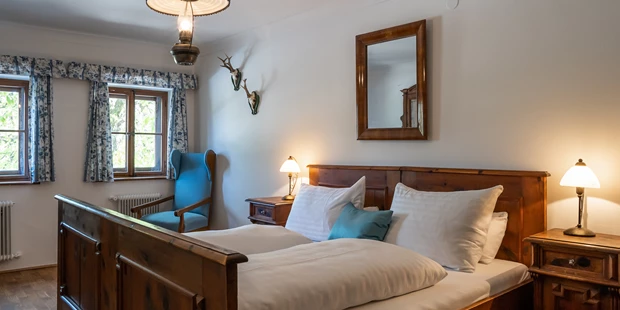 Destination-Wedding - Exklusivität - Salzburg - Doppelzimmer im Biedermeierstil - ****Hotel Schlosswirt zu Anif