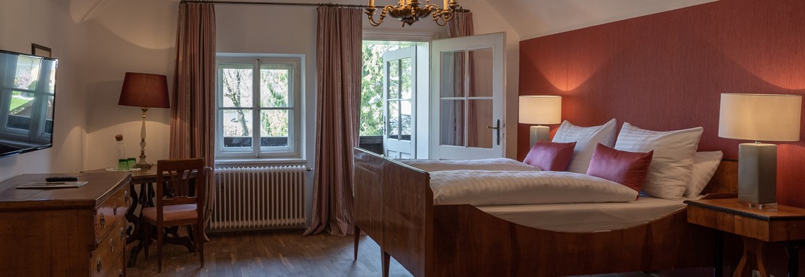 Hochzeitslocation: Doppelzimmer im Biedermeierstil - ****Hotel Schlosswirt zu Anif