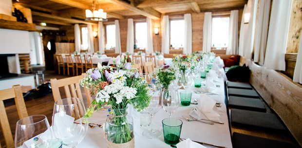 Destination-Wedding - PLZ 6365 (Österreich) - Feiern Sie Ihre Traumhochzeit im Maierl-Alm und Chalet - mit urigem Flair und herzlichem Ambiente. - Maierl-Alm und Chalets