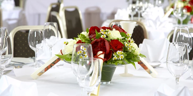 Destination-Wedding - Art der Location: Hotel / Chalet - Deko-Idee - ARCOTEL Kaiserwasser Wien