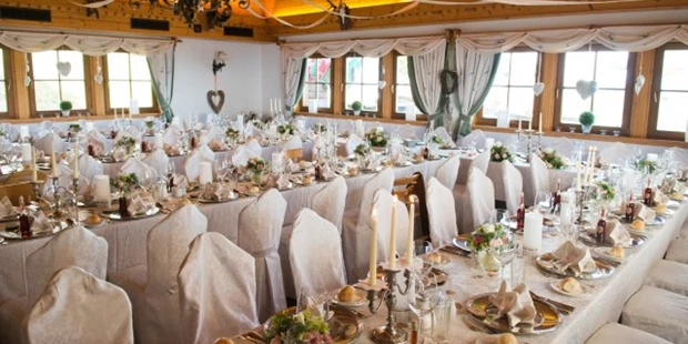 Destination-Wedding - Magdalensberg (Magdalensberg) - Hochzeitstafel für ca. 100 Personen im großen Saal E-Form - Gipfelhaus Magdalensberg