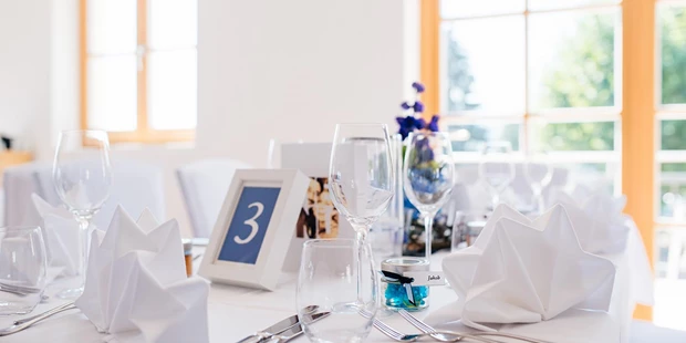 Destination-Wedding - Art der Location: Wiese / Feld / Wald / Strand - Unser Festsaal. - DAS ATTERSEE