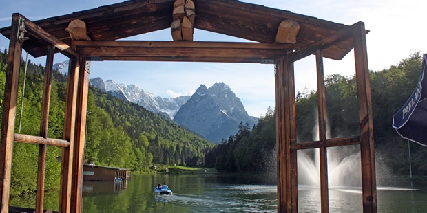 Destination-Wedding - Art der Location: Hotel / Chalet - Beste Aussichten für Ihren schönsten Tag im Leben am Riessersee in Garmisch-Partenkirchen - Riessersee Hotel Garmisch-Partenkirchen