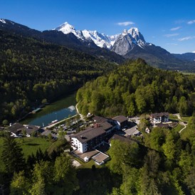 Hochzeitslocation: Beste Aussichten für Ihren schönsten Tag im Leben am Riessersee in Garmisch-Partenkirchen, Riessersee Hotel  - Riessersee Hotel  Garmisch-Partenkirchen