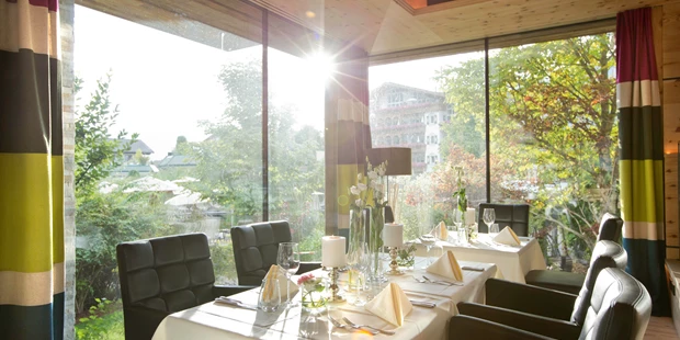 Destination-Wedding - Art der Location: Hotel / Chalet - Raum Zirbenlounge bis 25 Personen - Greenvieh Chalet