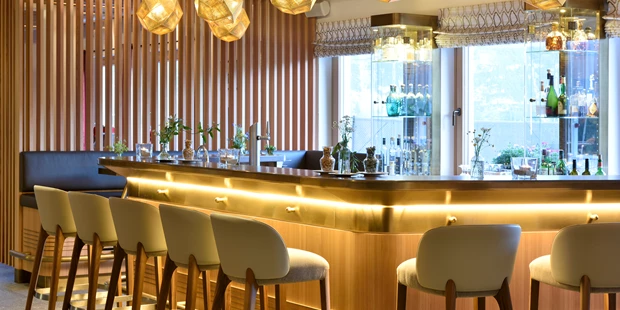 Destination-Wedding - Art der Location: Hotel / Chalet - Unsere neue, stylische Hotelbar - Hotel Goldener Berg & Alter Goldener Berg