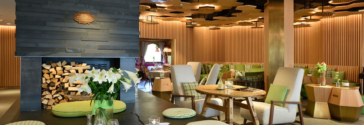 Hochzeitslocation: Unsere Lounge mit offenem Kamin - Hotel Goldener Berg & Alter Goldener Berg