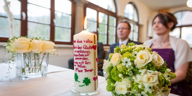Destination-Wedding - Art der Location: Hotel / Chalet - Standesamtliche Trauung im Wintergarten - Naturhotel Schloss Kassegg
