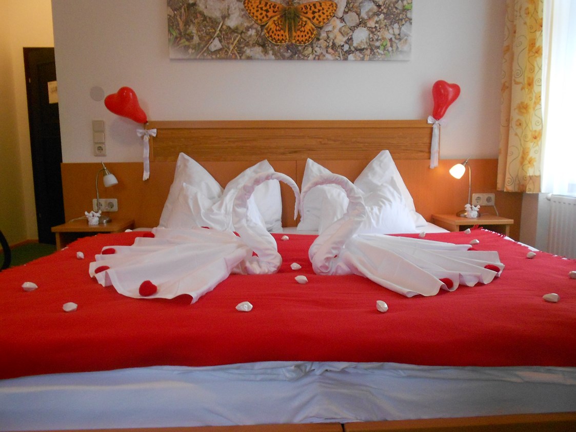 Hochzeitslocation: Wohlfühlzimmer für Ihre Hochzeitsnacht - Naturhotel Schloss Kassegg
