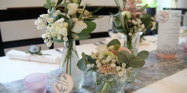 Destination-Wedding - Art der Location: Hotel / Chalet - Stilvolle Tischdekoration - Naturhotel Schloss Kassegg