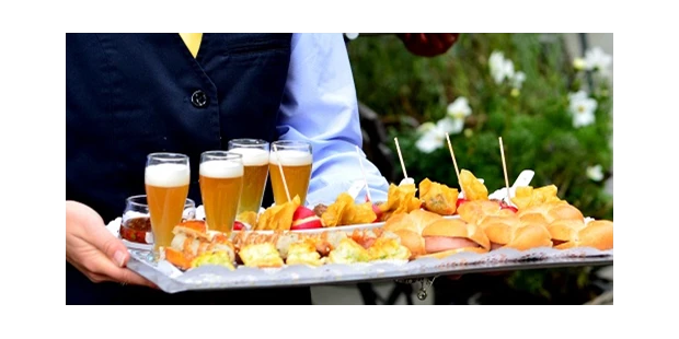 Destination-Wedding - Art der Location: Hotel / Chalet - Bayrisches Fingefood
 - ViCulinaris im Kolbergarten