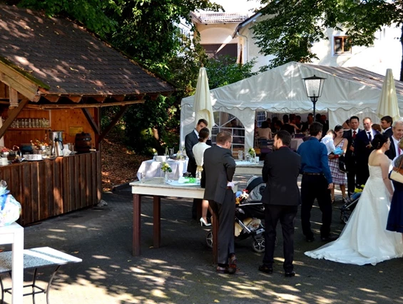 Hochzeitslocation: Empfang im Garten - ViCulinaris im Kolbergarten