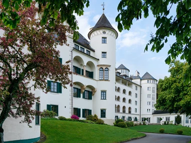 Hochzeitslocation: Schloss Pichlarn, Außenansicht.
Foto © Richard Schabetsberger - Schloss Pichlarn