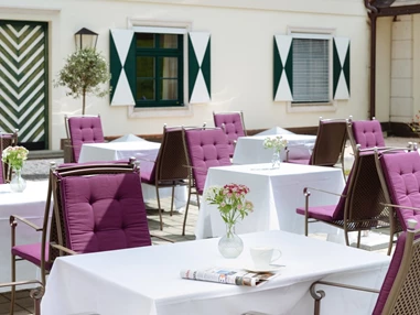 Hochzeitslocation: Frühstücksterrasse Restaurant Pichlarn. 
Foto © Richard Schabetsberger  - Schloss Pichlarn