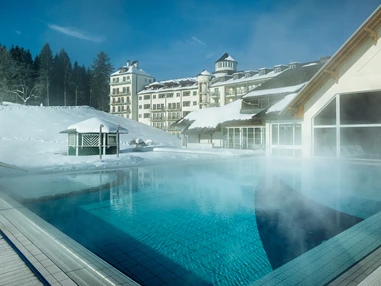 Hochzeitslocation: Beheizter Aussenpool 
Foto © Richard Schabetsberger  - Schloss Pichlarn