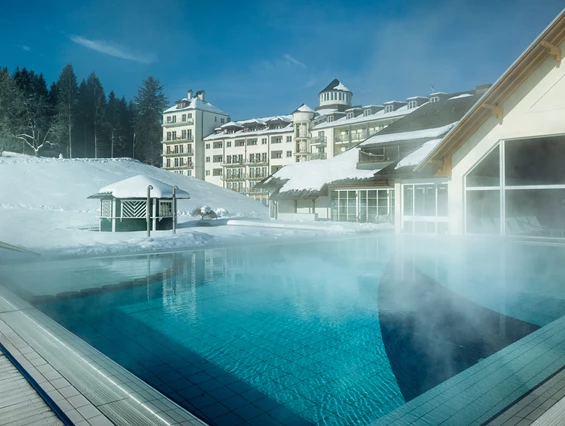 Hochzeitslocation: Beheizter Aussenpool 
Foto © Richard Schabetsberger  - Schloss Pichlarn