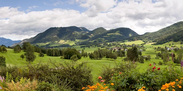 Destination-Wedding - Art der Location: Hotel / Chalet - 18-Loch Golfplatz direkt am Hotel.
Foto © Romantik Hotel Schloss Pichlarn - Schloss Pichlarn